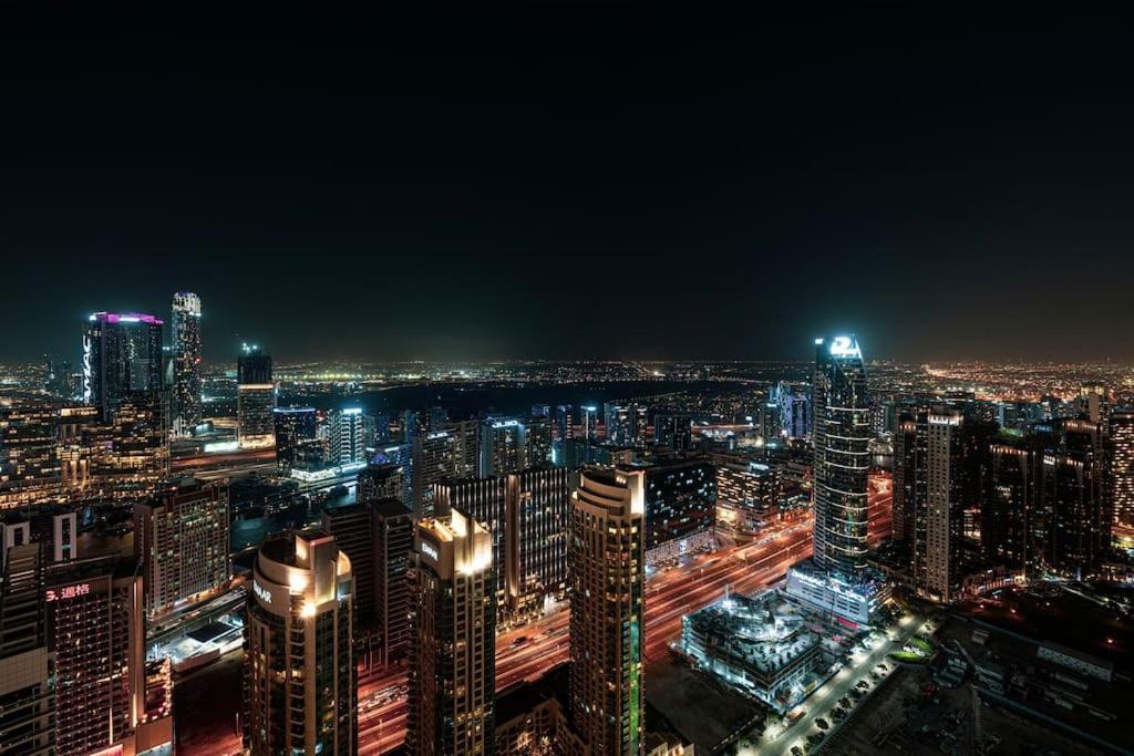 Apartment Lux - Super High Floor I 1 Min Mall Dubai