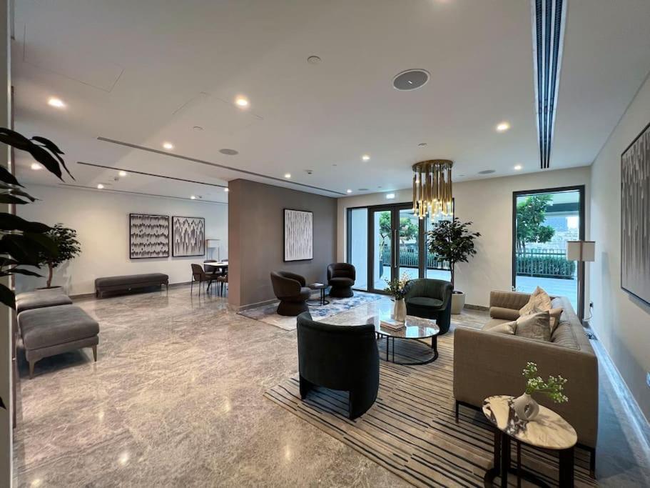 Lux - Super High Floor I 1 Min Mall Apartment