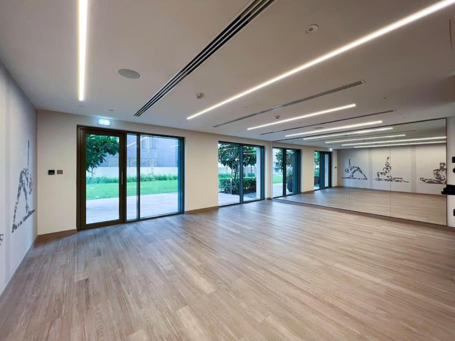 Apartment Lux - Super High Floor I 1 Min Mall Dubai
