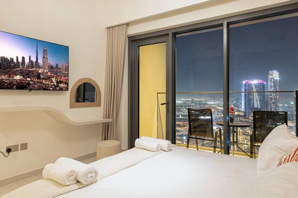 Lux - Super High Floor I 1 Min Mall Apartment *