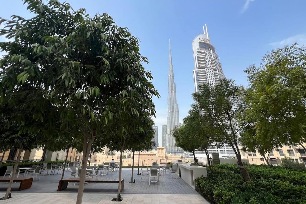 Lux - Super High Floor I 1 Min Mall Apartment Dubai