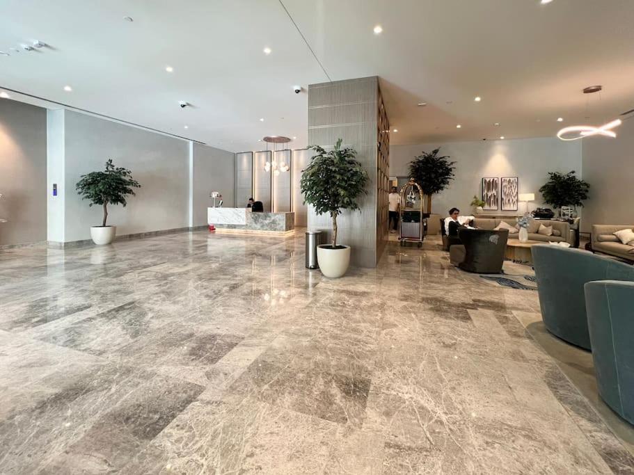 Lux - Super High Floor I 1 Min Mall