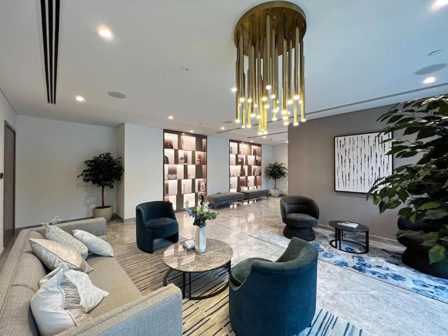 Lux - Super High Floor I 1 Min Mall Dubai