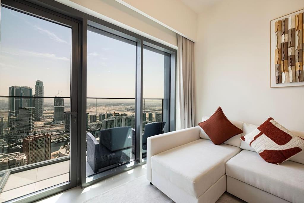 Lux - Super High Floor I 1 Min Mall Apartment *