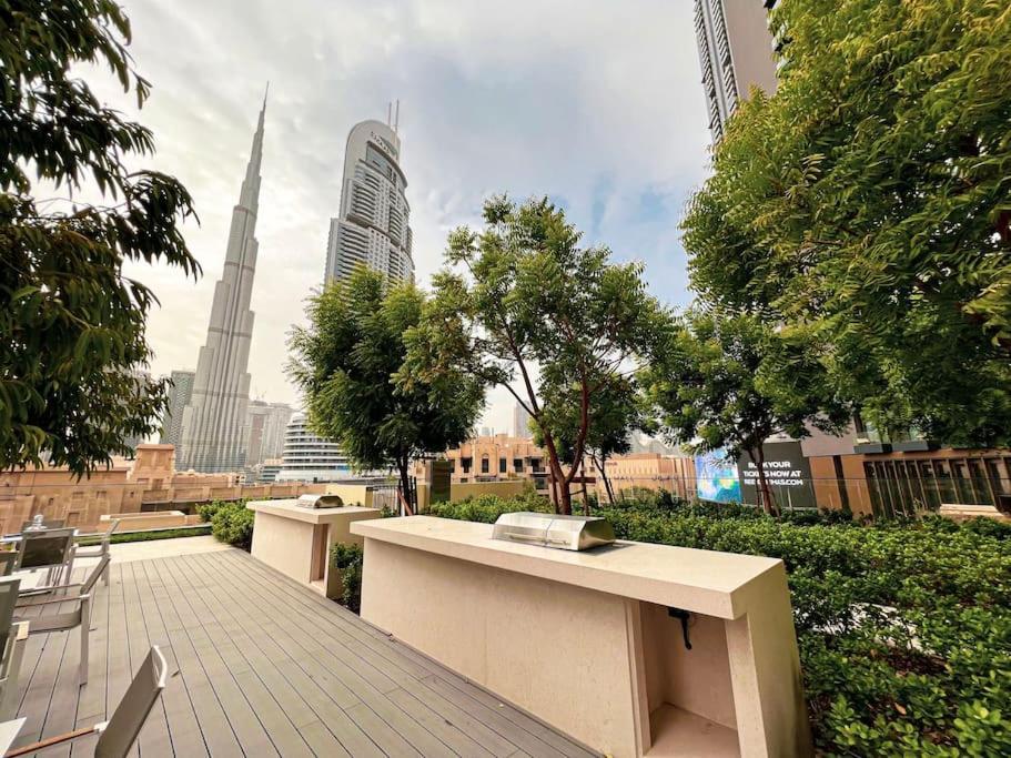 Lux - Super High Floor I 1 Min Mall Apartment Dubai