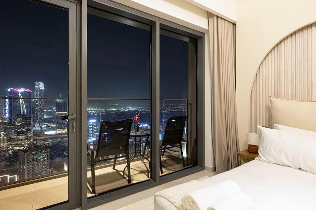 Lux - Super High Floor I 1 Min Mall Apartment *